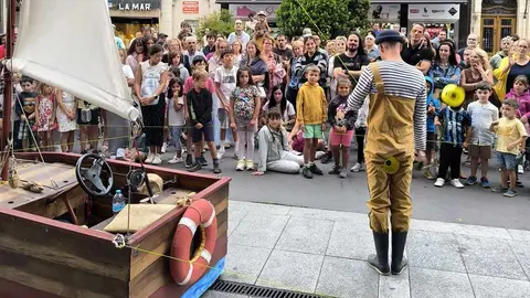 El Festival de Verano ‘León, Cuna del Parlamentarismo’ vuelve a llenar las calles con circo contemporáneo internacional