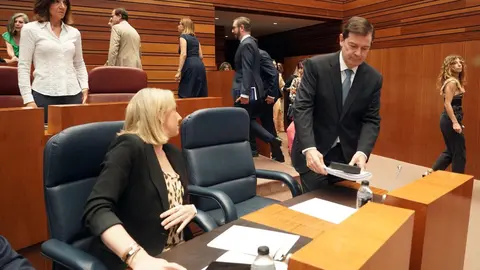 El presidente de la Junta, Alfonso Fernández Mañueco, durante el Pleno extraordinario de las Cortes. Foto: Rubén Cacho