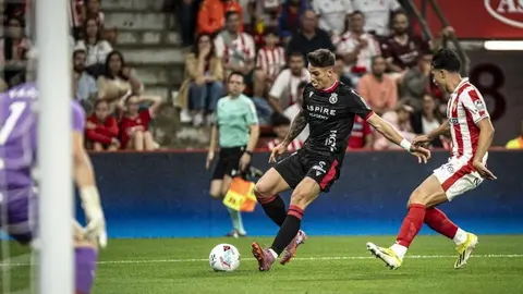 Tres jornadas, cero puntos. La Cultural sufre lo previsto en Segunda. Pero lo peor, son las sensaciones. Al equipo le falta cuerpo, entidad, patrón y jugadores.