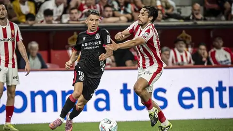 Tres jornadas, cero puntos. La Cultural sufre lo previsto en Segunda. Pero lo peor, son las sensaciones. Al equipo le falta cuerpo, entidad, patrón y jugadores.