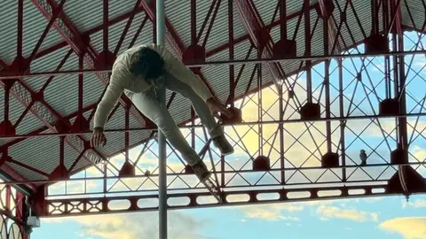El Festival de Verano ‘León, Cuna del Parlamentarismo’ llena las calles de circo contemporáneo