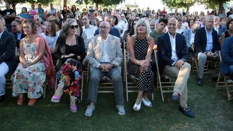 El ex jugador de baloncesto, apicultor, bombero y activista por los derechos de los enfermos de Esclerosis Lateral Amiotrófica, ELA Urbano González ofrece el pregón de las Fiestas de la Santina y San Froilán de la Casa de Asturias en León. Fotos: Peio García / Ayto Leon