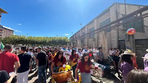 Día de peñas en las Fiestas de la Encina 2025 de Ponferrada.