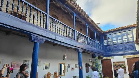 Santa Colomba de Somoza celebra el éxito multitudinario de sus patios abiertos. Más de 60 artesanos y miles de visitantes reafirman a la feria 'Patios con Arte' como referente cultural y rural de la Maragatería. Fotos: Carlos Calvo