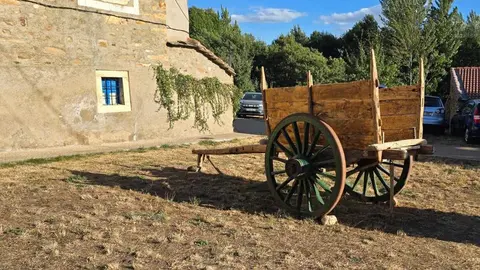 Santa Colomba de Somoza celebra el éxito multitudinario de sus patios abiertos. Más de 60 artesanos y miles de visitantes reafirman a la feria 'Patios con Arte' como referente cultural y rural de la Maragatería. Fotos: Carlos Calvo
