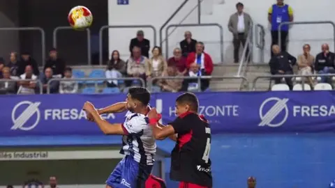 La SD Ponferradina inicia la temporada goleando al Real Avilés Industrial en un encuentro en el que los bercianos dejaron resuelto el partido en la primera mitad.