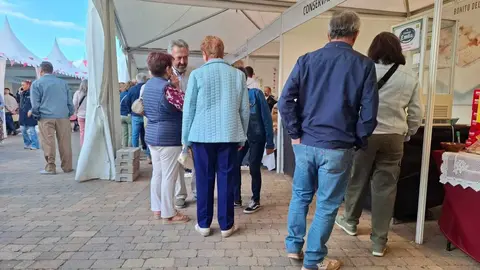Benavides de Órbigo se vistió de gala este fin de semana para celebrar su XXVIII Feria del Dulce, una cita que volvió a confirmar por qué esta localidad se ha consolidado como capital de la cultura gastronómica en la provincia. Fotos: Luisa Álvarez