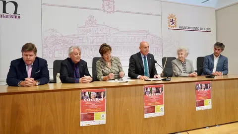 El alcalde de León, José Antonio Diez; la concejala de Acción y Promoción Cultural, Elena Aguado, y la presidenta de Eutherpe, Margarita Morais, presentan el ‘XXI curso para pianistas, directores y jóvenes orquestas’ de la Fundación Eutherpe. Fotos: Ical