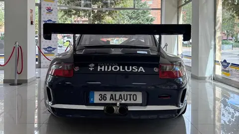 Los aficionados al motor tienen una cita ineludible en León. El concesionario Alauto acoge durante unos días el Porsche 997 GT3 RS 3.6, un modelo de culto en la competición que ha sido pilotado por Sergio Vallejo, Campeón de España de Rallyes.