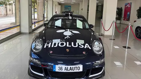Los aficionados al motor tienen una cita ineludible en León. El concesionario Alauto acoge durante unos días el Porsche 997 GT3 RS 3.6, un modelo de culto en la competición que ha sido pilotado por Sergio Vallejo, Campeón de España de Rallyes.