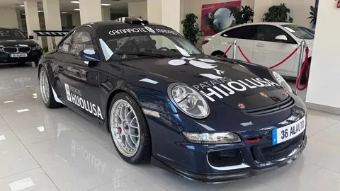 Los aficionados al motor tienen una cita ineludible en León. El concesionario Alauto acoge durante unos días el Porsche 997 GT3 RS 3.6, un modelo de culto en la competición que ha sido pilotado por Sergio Vallejo, Campeón de España de Rallyes.