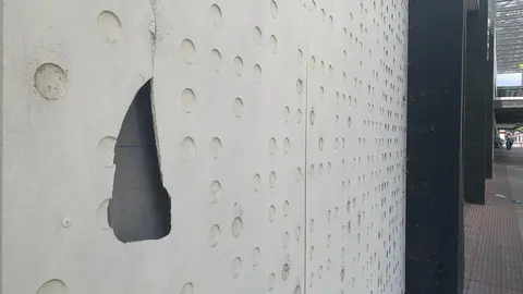 Los insectos 'toman' la estación de autobuses solo año y medio después de su reapertura.