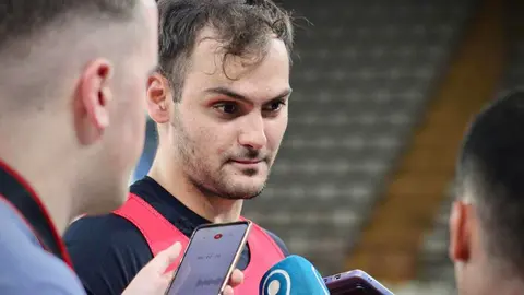 Luis Castillo lidera un proyecto casi nuevo en el Palacio de los Deportes con el regreso del leonés Jaime Llamas y la continuidad de Diego Bultó y Rodri Llamas