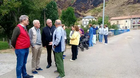 El presidente de Cáritas visita algunas de las zonas afectadas por los incendios en las Diócesis de Astorga y de León.
