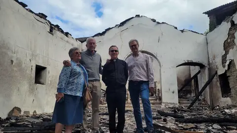 El presidente de Cáritas visita algunas de las zonas afectadas por los incendios en las Diócesis de Astorga y de León.