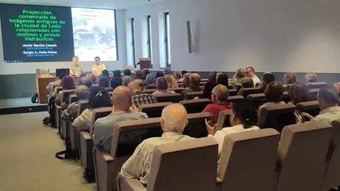 La sala Región del Instituto Leonés de Cultura (ILC) de la Diputación de León ha acogido este miércoles una proyección comentada de imágenes antiguas de la ciudad de León relacionadas con los molinos y las presas hidráulicas.