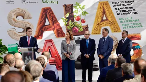 El presidente de la Junta de Castilla y León, Alfonso Fernández Mañueco, junto con el presidente de la Diputación de Salamanca, Javier Iglesias, inaugura Salamaq 2025, la Feria del Sector Agropecuario y 36 Exposición Internacional de Ganado Puro, que se celebra del 4 al 8 de septiembre. Fotos: Susana Martín