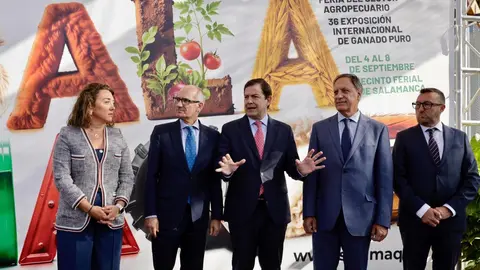 El presidente de la Junta de Castilla y León, Alfonso Fernández Mañueco, junto con el presidente de la Diputación de Salamanca, Javier Iglesias, inaugura Salamaq 2025, la Feria del Sector Agropecuario y 36 Exposición Internacional de Ganado Puro, que se celebra del 4 al 8 de septiembre. Fotos: Susana Martín