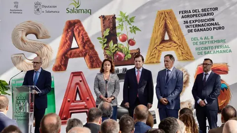 El presidente de la Junta de Castilla y León, Alfonso Fernández Mañueco, junto con el presidente de la Diputación de Salamanca, Javier Iglesias, inaugura Salamaq 2025, la Feria del Sector Agropecuario y 36 Exposición Internacional de Ganado Puro, que se celebra del 4 al 8 de septiembre. Fotos: Susana Martín