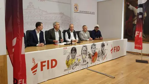 El Foro Internacional del Deporte Ciudad de León Abanca (FID) ha presentado este jueves en el Ayuntamiento de León el cartel de su IX edición, que reunirá en la capital leonesa a grandes figuras del deporte español. Entre los nombres destacan Iker Casillas, Mireia Belmonte, Alberto Contador y Paul Montiel, el triatleta conocido como El Hombre de Titanio.