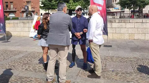 El Foro Internacional del Deporte Ciudad de León Abanca (FID) ha presentado este jueves en el Ayuntamiento de León el cartel de su IX edición, que reunirá en la capital leonesa a grandes figuras del deporte español. Entre los nombres destacan Iker Casillas, Mireia Belmonte, Alberto Contador y Paul Montiel, el triatleta conocido como El Hombre de Titanio.