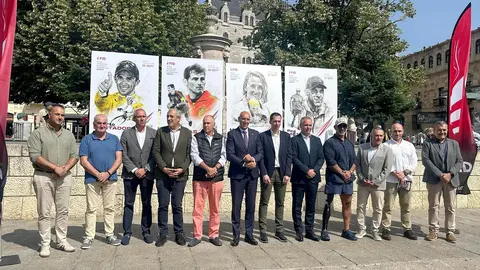 El Foro Internacional del Deporte Ciudad de León Abanca (FID) ha presentado este jueves en el Ayuntamiento de León el cartel de su IX edición, que reunirá en la capital leonesa a grandes figuras del deporte español. Entre los nombres destacan Iker Casillas, Mireia Belmonte, Alberto Contador y Paul Montiel, el triatleta conocido como El Hombre de Titanio.