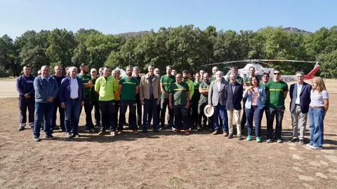 El presidente del Gobierno, Pedro Sánchez, visita la base de la Brigada de Refuerzo en Incendios Forestales, Brif, de Tabuyo del Monte. Fotos: Campillo