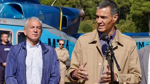 El presidente del Gobierno, Pedro Sánchez, visita la base de la Brigada de Refuerzo en Incendios Forestales, Brif, de Tabuyo del Monte. Fotos: Campillo