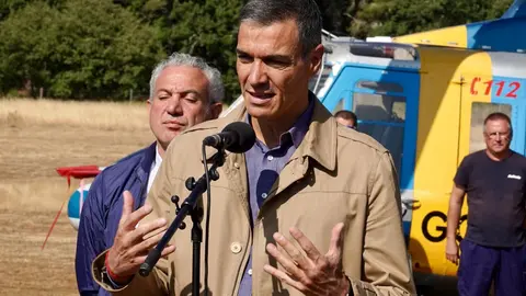 El presidente del Gobierno, Pedro Sánchez, visita la base de la Brigada de Refuerzo en Incendios Forestales, Brif, de Tabuyo del Monte. Fotos: Campillo