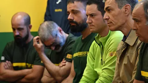 El presidente del Gobierno, Pedro Sánchez, visita la base de la Brigada de Refuerzo en Incendios Forestales, Brif, de Tabuyo del Monte.