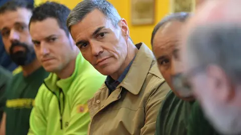 El presidente del Gobierno, Pedro Sánchez, visita la base de la Brigada de Refuerzo en Incendios Forestales, Brif, de Tabuyo del Monte.