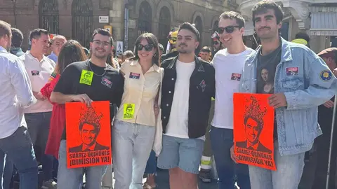 León se vuelca con sus brigadistas forestales en una marcha que reclama