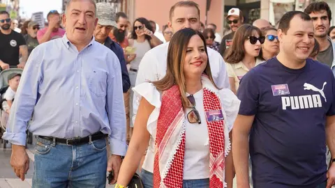 León se vuelca con sus brigadistas forestales en una marcha que reclama