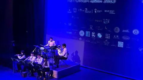 Éxito rotundo del 28º Festival de Cine de Astorga 
La actriz Kira Miró recibió el Premio de Honor en una gala memorable en el Teatro Gullón marcada por el brillo cultural y las protestas en la calle contra los ataques de Israel en Palestina