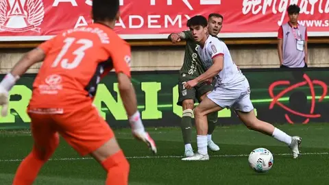 La Cultural suma su primer punto en Segunda ante un Leganés superior. El equipo leonés resiste en el Reino de León y firma un empate trabajado tras un partido intenso y lleno de alternativas.