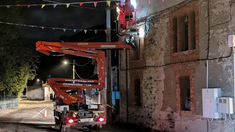 Los Bomberos de la Diputación de León (Sepeis) han intervenido en varios puntos de la provincia durante el fin de semana. Incendios, nidos de cigüeña y velutina y fuegos de pasto marcaron una intensa actividad para los parques de Celada, Cistierna y Valencia de Don Juan.