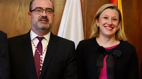 Celebración del Día de la Encina y del LXVII aniversario del Día del Bierzo con presencia de numerosas autoridades y la destacada ausencia de Suárez-Quiñones. Foto: Campillo