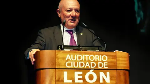 El Auditorio de León estrena la película documental que recoge el viaje histórico de la talla del Dulce Nombre de Jesús al Jubileo de Cofradías en la capital italiana. Fotos: AytoLeón