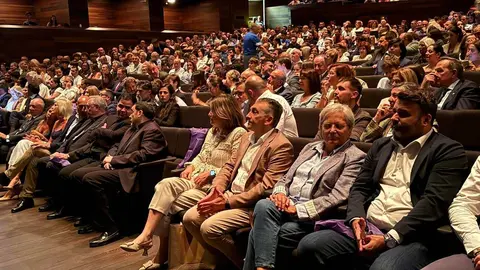 El Auditorio de León estrena la película documental que recoge el viaje histórico de la talla del Dulce Nombre de Jesús al Jubileo de Cofradías en la capital italiana. Fotos: AytoLeón