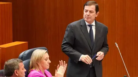 El presidente de la Junta, Alfonso Fernández Mañueco, expresó hoy su respaldo al consejero de Medio Ambiente, Vivienda y Ordenación del Territorio, Juan Carlos Suárez-Quiñones, tras la gestión de los “graves” incendios forestales de este verano. Fotos: Miriam Chacón