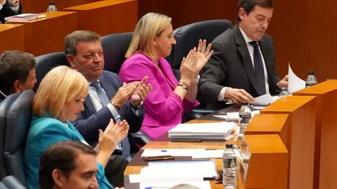 El presidente de la Junta, Alfonso Fernández Mañueco, expresó hoy su respaldo al consejero de Medio Ambiente, Vivienda y Ordenación del Territorio, Juan Carlos Suárez-Quiñones, tras la gestión de los “graves” incendios forestales de este verano. Fotos: Miriam Chacón