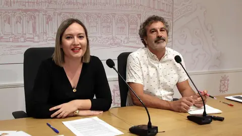 La concejala de Fiestas del Ayuntamiento de León, Camino Orejas, presenta las fiestas de San Froilán. Foto: Peio García