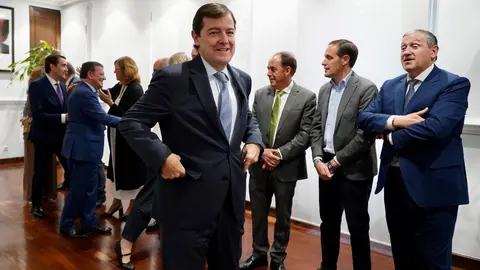 El presidente de la Junta de Castilla y León, Alfonso Fernández Mañueco, mantiene un encuentro con los presidentes de las diputaciones provinciales de la Comunidad. Fotos: Leticia Pérez