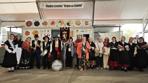 El Centro Leonés Virgen del Camino organiza el acto del Día de León en Valladolid en el marco de la XLII Feria de Folklore y Gastronomía, con la participación de Emilio Martínez y Carlos Pollán.