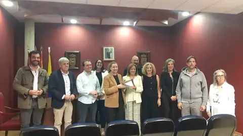 La portavoz del PP en el Congreso pronunció el pregón y animó a mantener vivas las tradiciones locales ante una gran afluencia de vecinos y visitantes