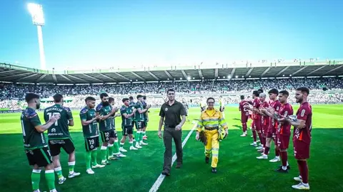 La Cultural, en su mejor versión, firmó una primera mitad soberbia, para enmarcar. Todo lo que el equipo de Llona no había mostrado en el inicio de la competición brotó en el Sardinero. En las fotografías, la secuencia del partido.