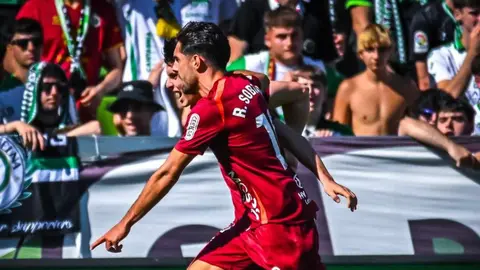 La Cultural, en su mejor versión, firmó una primera mitad soberbia, para enmarcar. Todo lo que el equipo de Llona no había mostrado en el inicio de la competición brotó en el Sardinero. En las fotografías, la secuencia del partido.