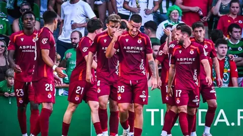 La Cultural, en su mejor versión, firmó una primera mitad soberbia, para enmarcar. Todo lo que el equipo de Llona no había mostrado en el inicio de la competición brotó en el Sardinero. En las fotografías, la secuencia del partido.