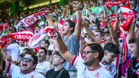 La Cultural, en su mejor versión, firmó una primera mitad soberbia, para enmarcar. Todo lo que el equipo de Llona no había mostrado en el inicio de la competición brotó en el Sardinero. En las fotografías, la secuencia del partido.