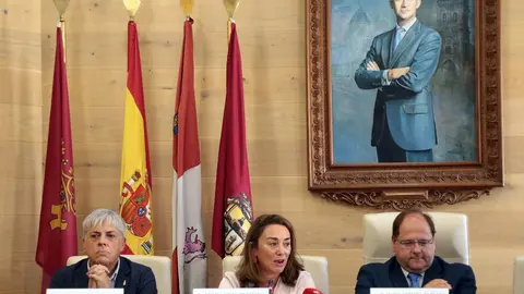 González Corral subraya el liderazgo de la Comunidad en la producción de legumbres de calidad en España. La consejera de Agricultura, Ganadería y Desarrollo Rural asiste a la XXII Feria Agroalimentaria y Alubiada de La Bañeza. Fotos: Peio García